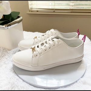 Juicy Couture Jody White/Pink Fashion Snickers